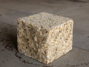 Đá Cubic - Vàng Bình Định ( vàng nhạt )