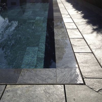 Đá lát hồ bơi